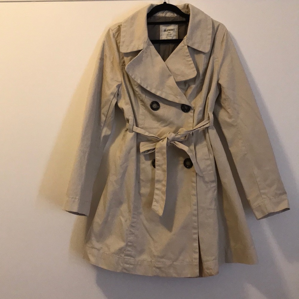 Trench coat. Double breasted buttons